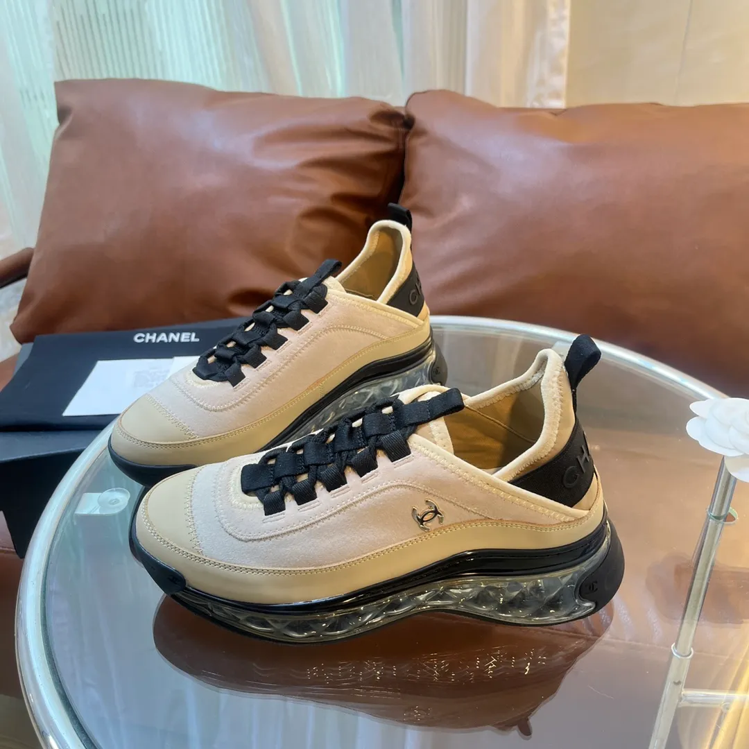 👟👟Ex-factory price 600👟👟 [Long-term supply of high-end versions] ⚠️Note: This model has many colors and the market has a complete range of colors. Welcome to consult ~ chanel Chanel Xiaoxiang casual sports shoes for couples and dad shoes for couples. The original version of the counter is 1:1, each color is accurately matched, and the internal standard is coded. ❣️Fabric material: original imported cow down + imported fabric, ❣️Inner material: imported breathable velvet, ❣️Outsole material: Original 1:1 mold opening, 3 layers of TPU ❣️Number of sizes: Women's 35-42 Men's 39-46 (Men's ➕10) Couple's version (with full set of high-end packaging)